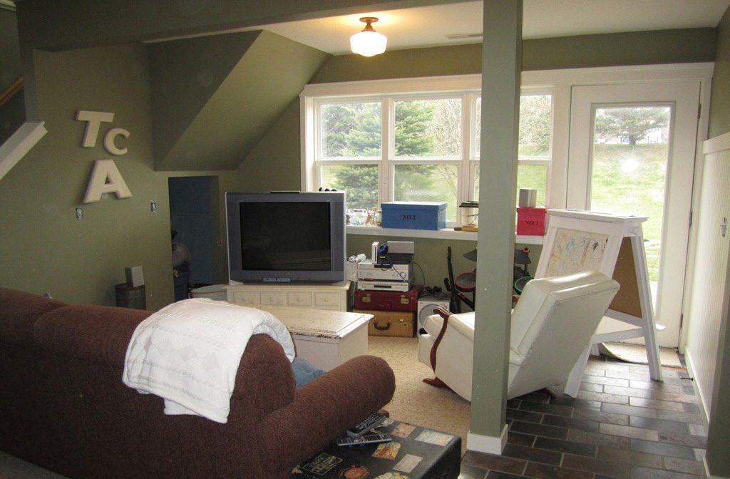 Josie-Jones-Co.-hunting-theme-basment-before.jpg